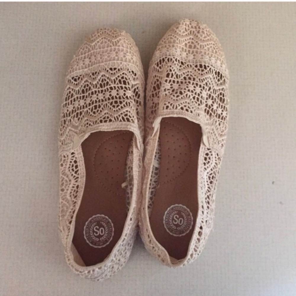 Lace shoes